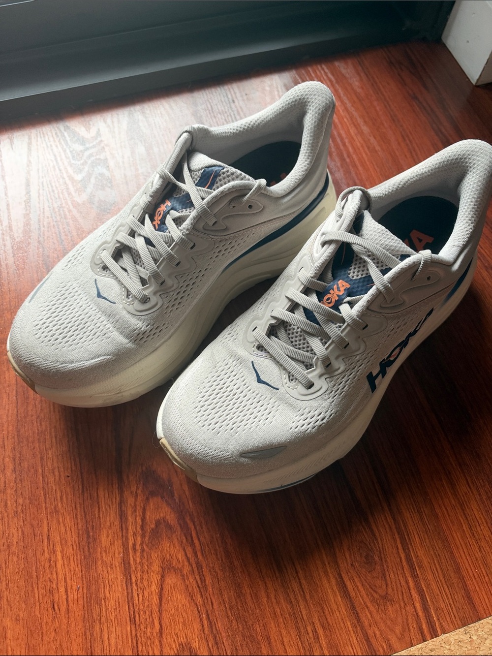 HOKA Bondi 9 Men’s 8 Wide/Women’s 9.5 2E Gray Blue